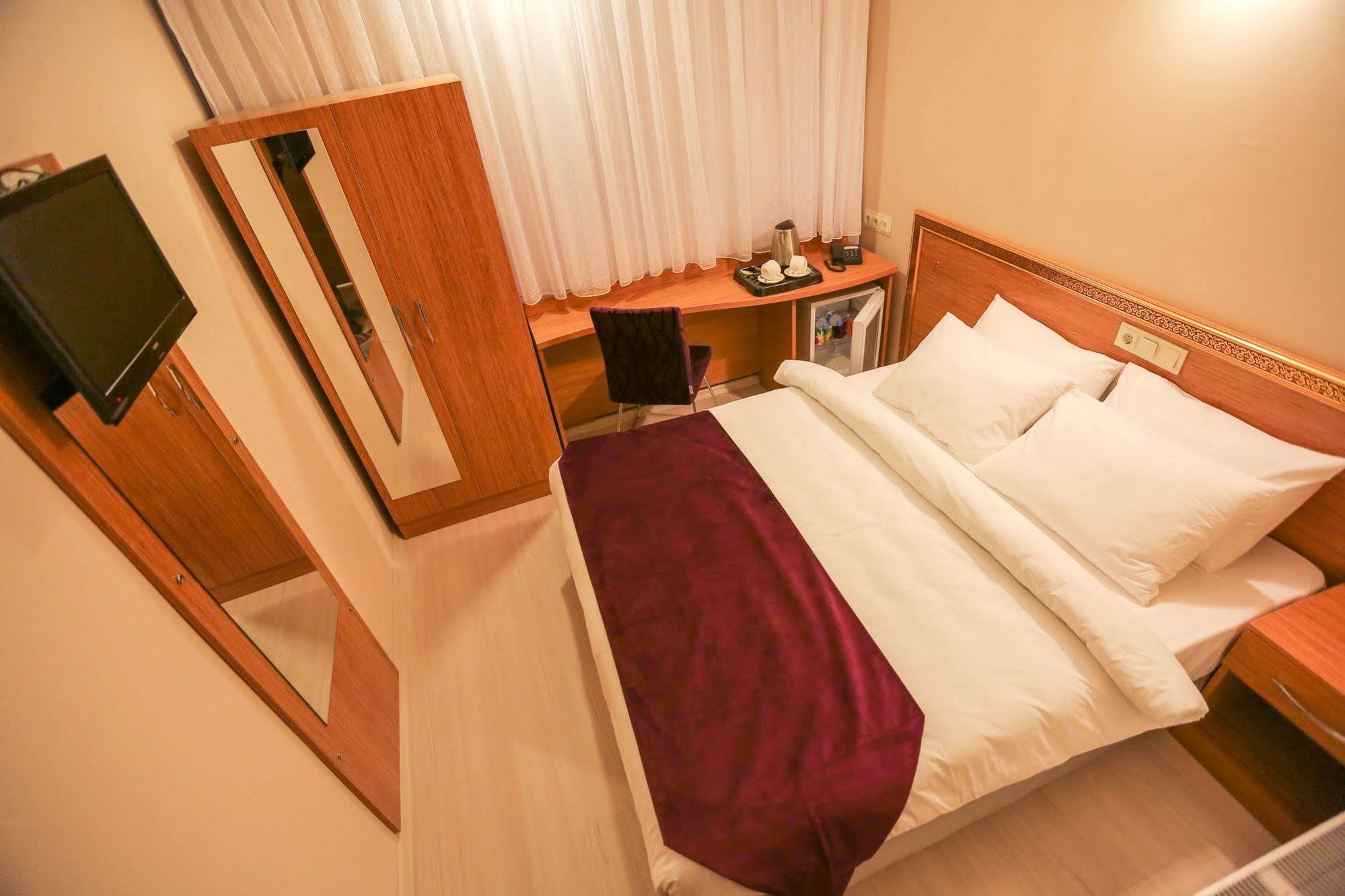 Grand Istanbul Airport Hotel Esterno foto